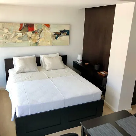 Rooftop Studio In The City Center شقة *