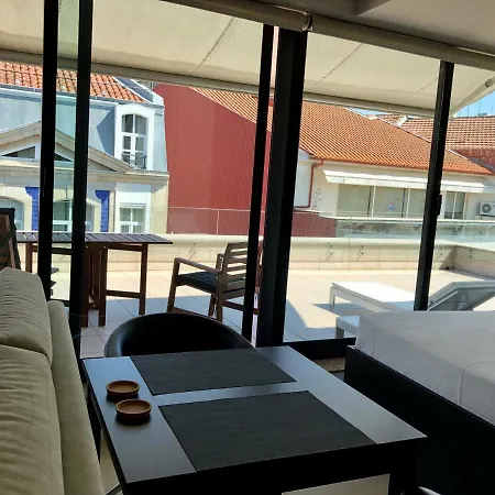 Rooftop Studio In The City Center شقة براغا